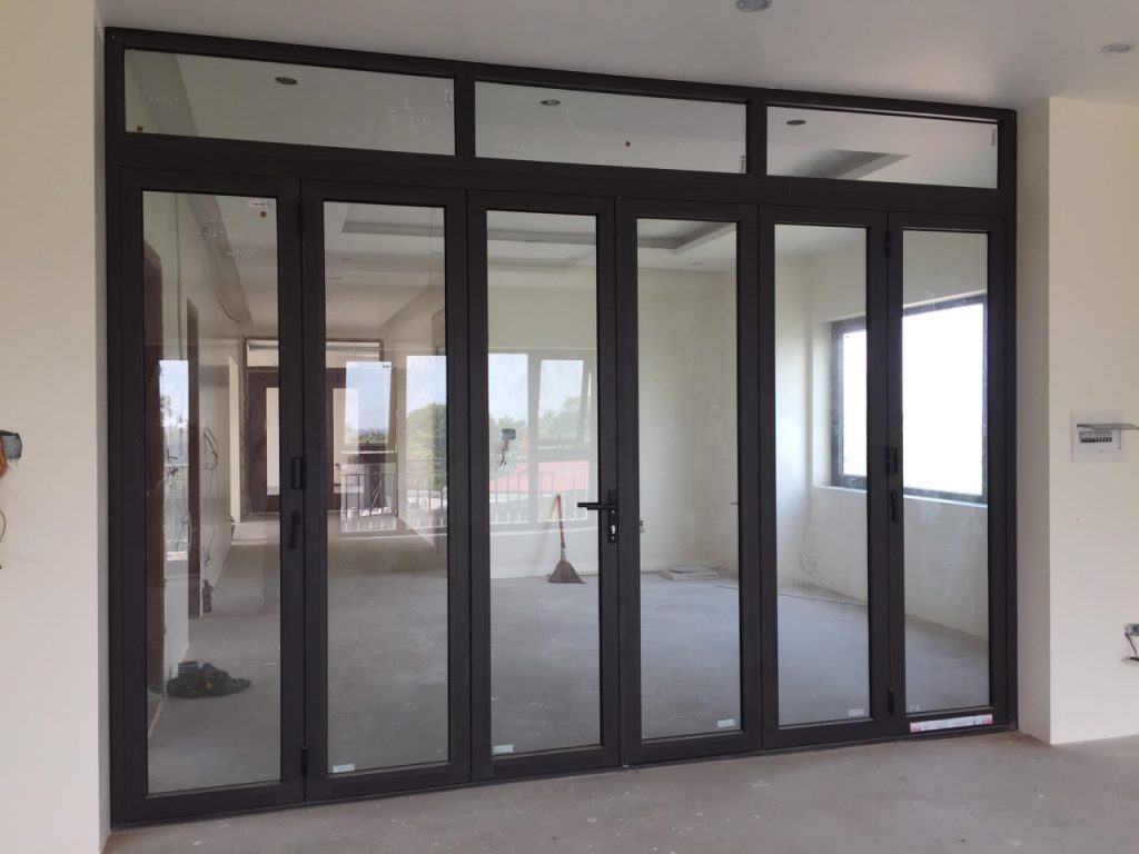 lắp đặt cửa nhôm cần lưu ý